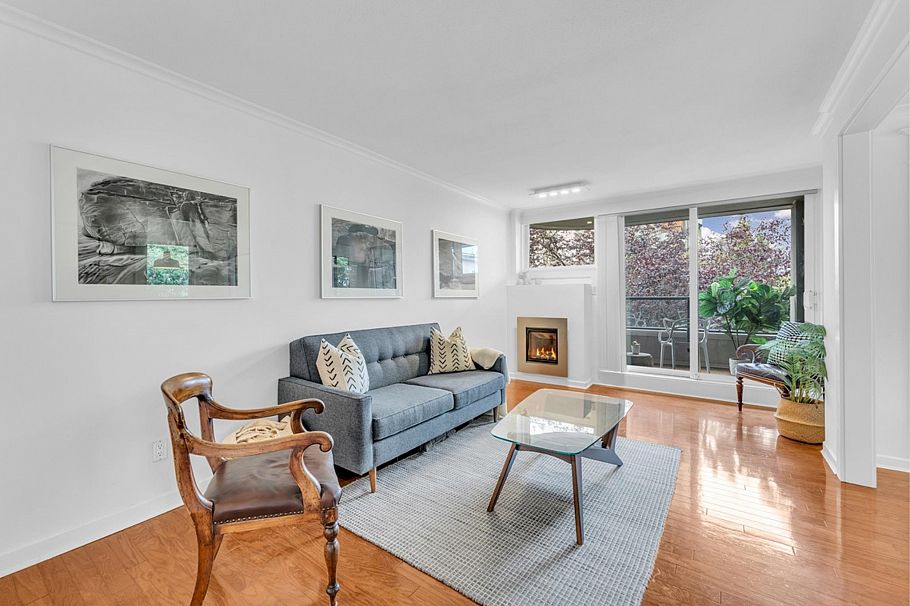 401 1330 Jervis Street Vancouver, BC - 4