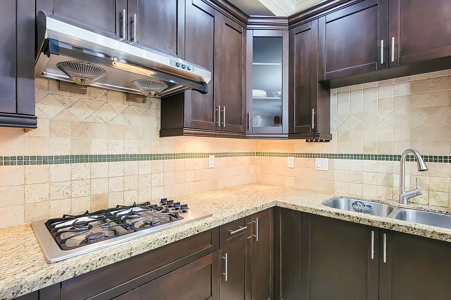 203 E 18th Street North Vancouver, BC - 8