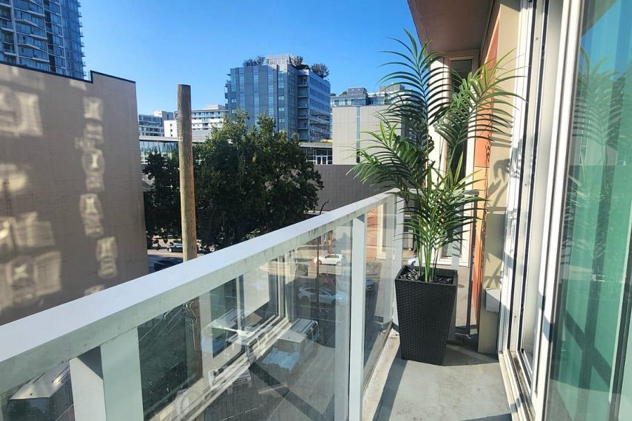 402 180 E 2ND AVENUE, Vancouver BC V5T 0K4 Vancouver, BC - 3