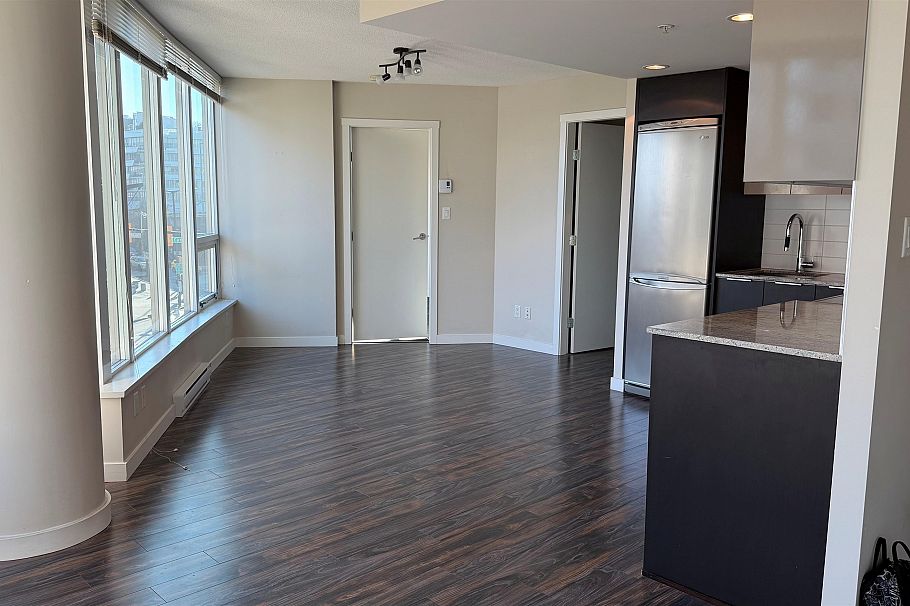 410 445 W 2nd Avenue Vancouver, BC - 5