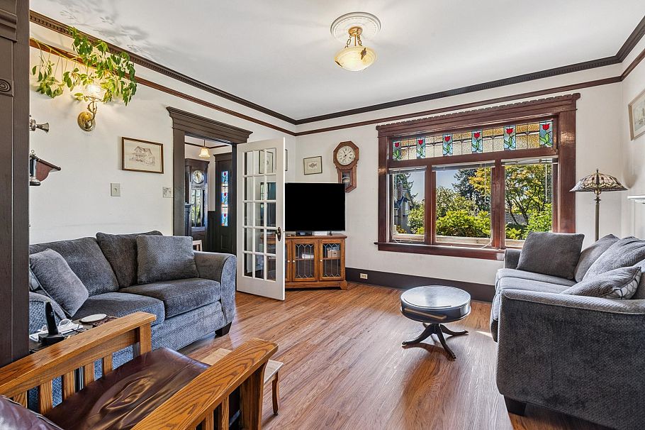 234 W Windsor Road North Vancouver, BC - 5