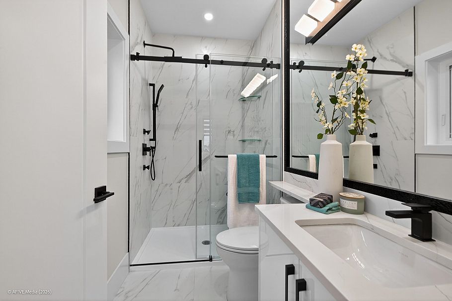 1554 W 66th Avenue Vancouver, BC - 19