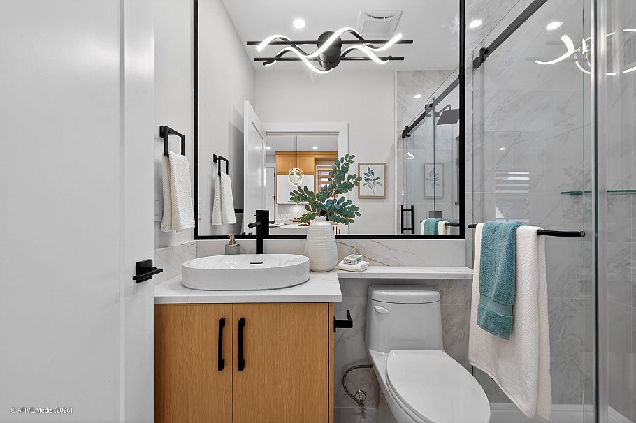 1554 W 66th Avenue Vancouver, BC - 12