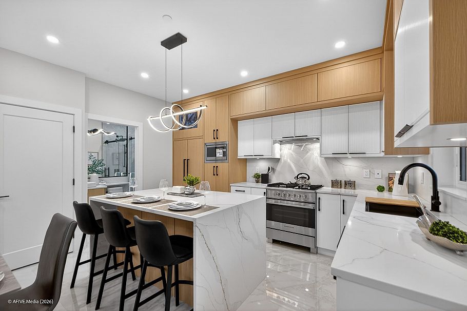 1554 W 66th Avenue Vancouver, BC - 9