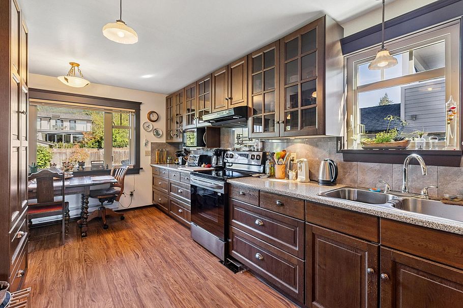 234 W Windsor Road North Vancouver, BC - 12