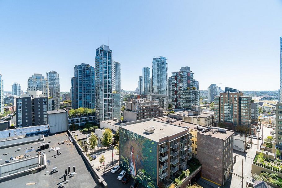 1208 1212 Howe Street Vancouver, BC - 28