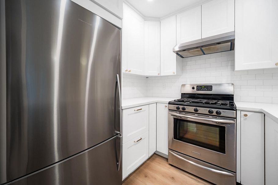 1407 Pendrell Street Vancouver, BC - 25