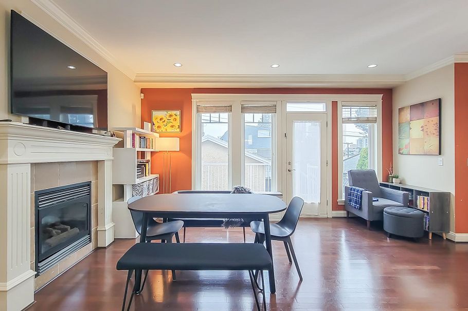 203 E 18th Street North Vancouver, BC - 1