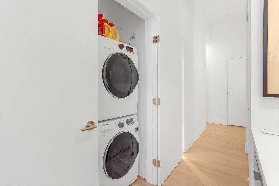 201 345 Water Street Vancouver, BC - 13