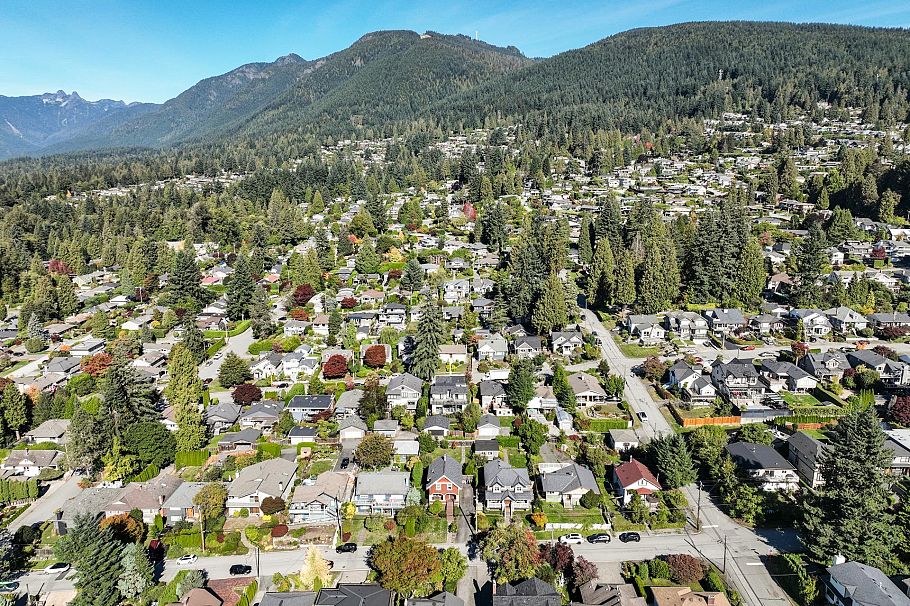 234 W Windsor Road North Vancouver, BC - 38