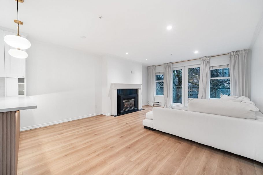 1407 Pendrell Street Vancouver, BC - 26