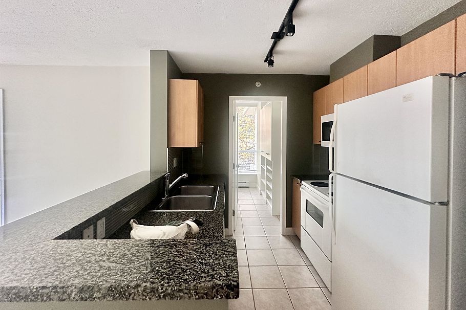 302 1420 W GEORGIA STREET, Vancouver BC V6G 3K4 Vancouver, BC - 4