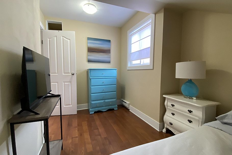  North Vancouver, BC - 18