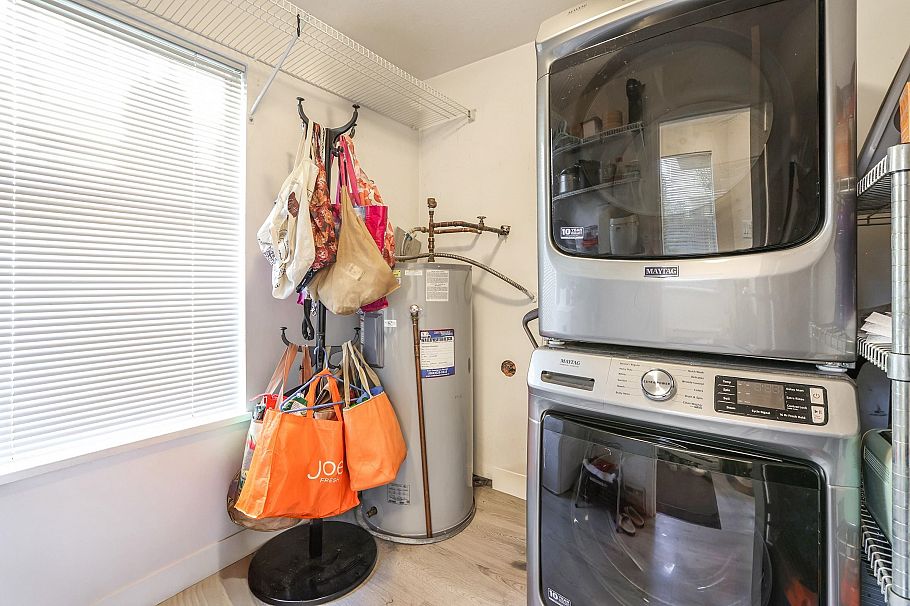 10 838 Tobruck Avenue North Vancouver, BC - 22