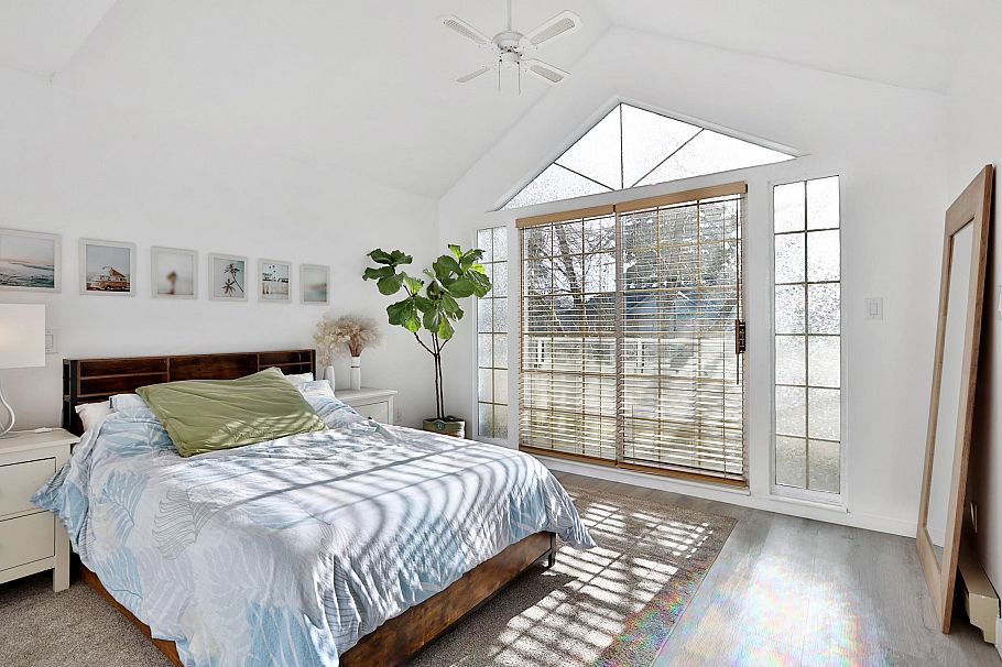 10 838 Tobruck Avenue North Vancouver, BC - 9