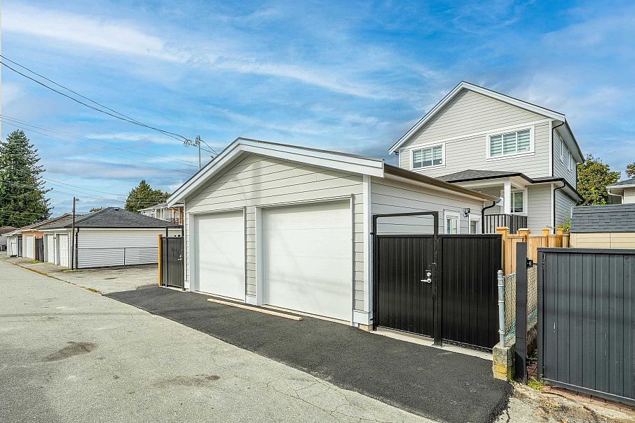 2174 E 46th Avenue Vancouver, BC - 19