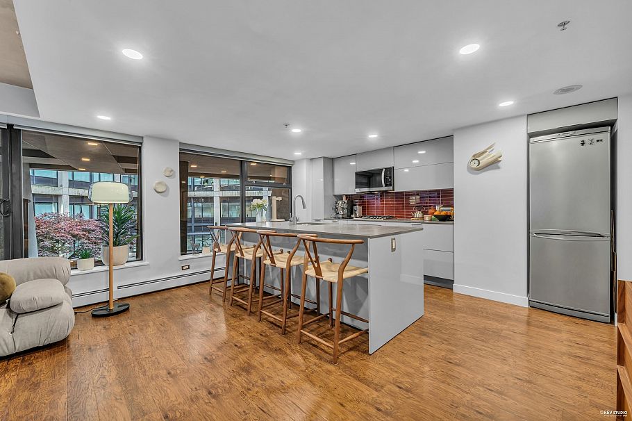 605 128 W Cordova Street Vancouver, BC - 2