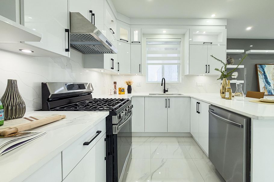 2174 E 46th Avenue Vancouver, BC - 8