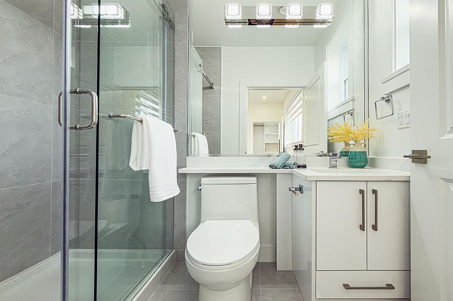 2174 E 46th Avenue Vancouver, BC - 16