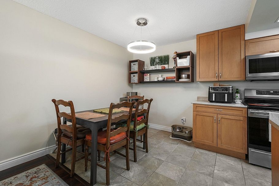 201 444 E 6th Avenue Vancouver, BC - 4