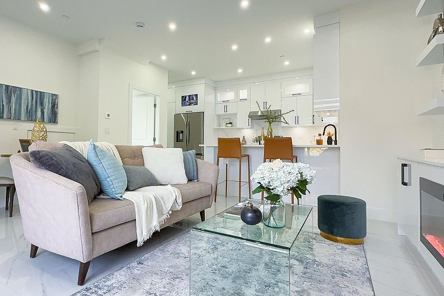 2174 E 46th Avenue Vancouver, BC - 2