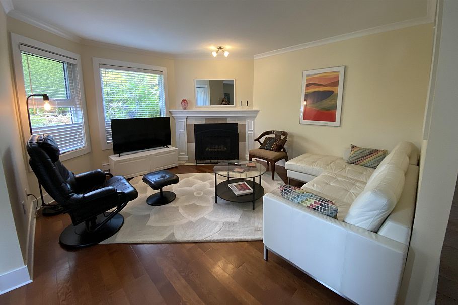  North Vancouver, BC - 1