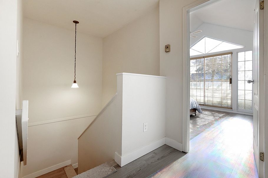 10 838 Tobruck Avenue North Vancouver, BC - 19