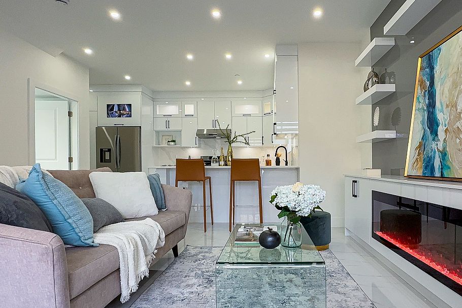 2174 E 46th Avenue Vancouver, BC - 3