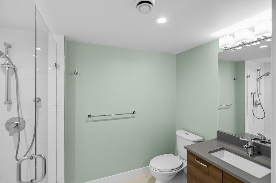 309 1519 Crown Street North Vancouver, BC - 12