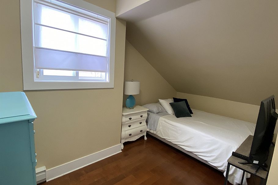  North Vancouver, BC - 17