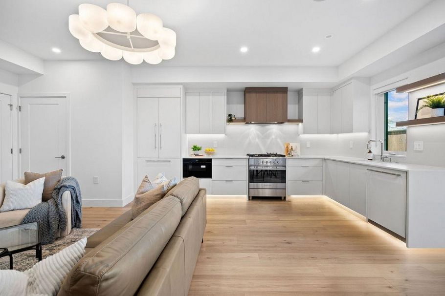 1135 W 33rd Avenue Vancouver, BC - 20