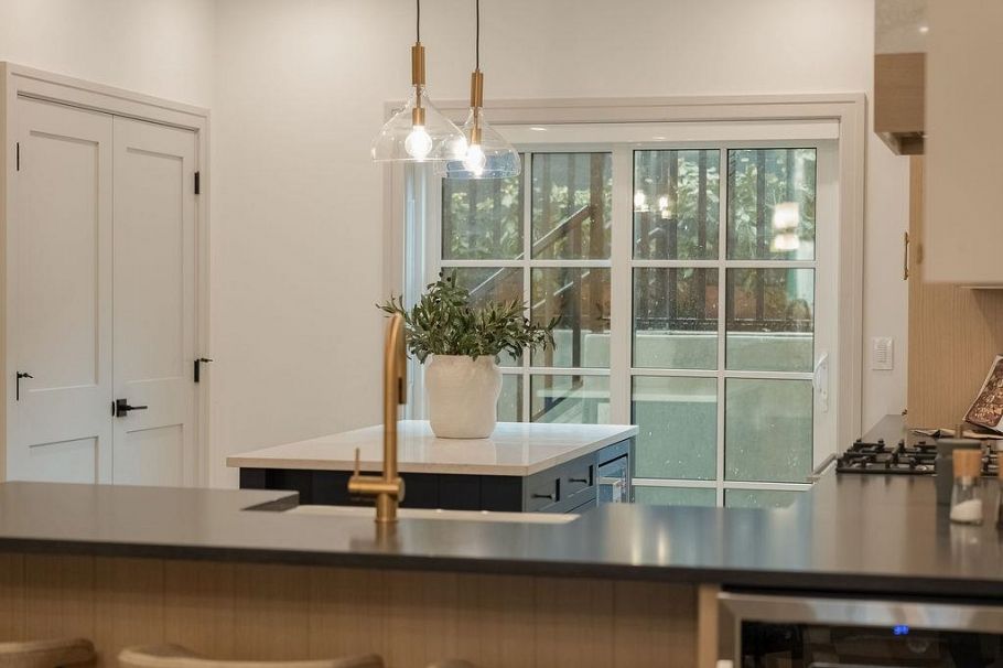 2540 Grant Street Vancouver, BC - 36