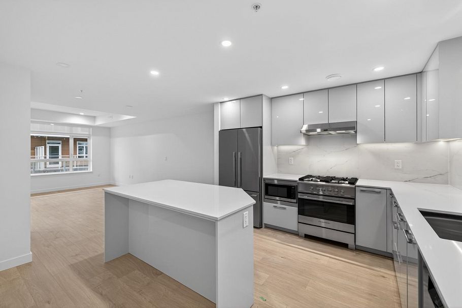 11 10333 River Drive Richmond, BC - 2