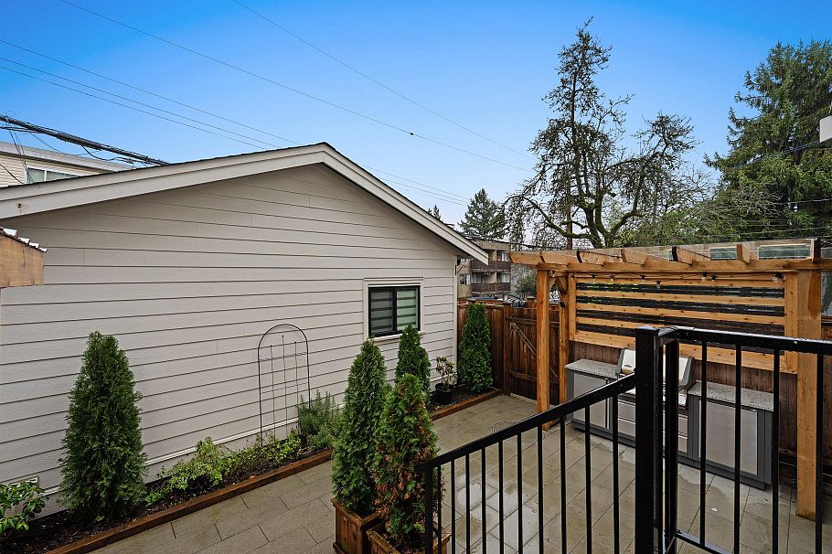 919 E 10th Avenue Vancouver, BC - 36