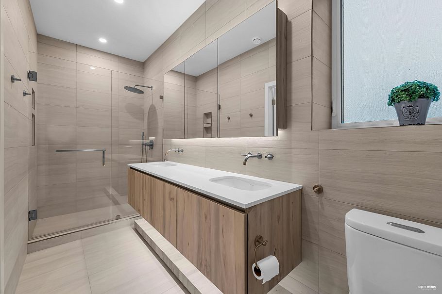 659 W 30th Avenue Vancouver, BC - 18