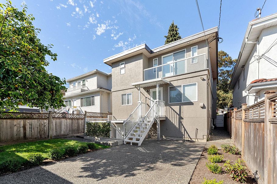 2168 E 8th Avenue Vancouver, BC - 36