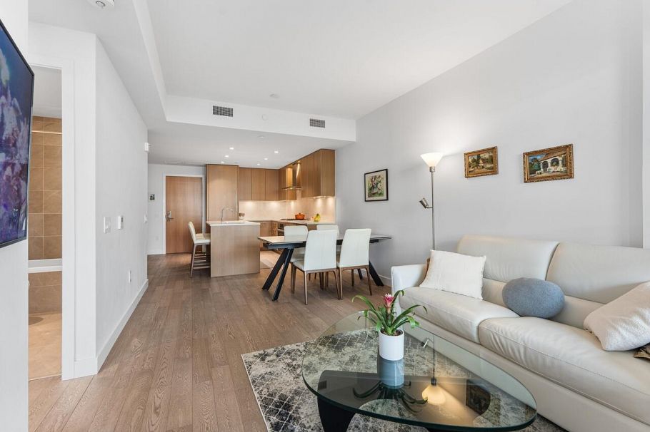 302 3220 Connaught Crescent North Vancouver, BC - 8