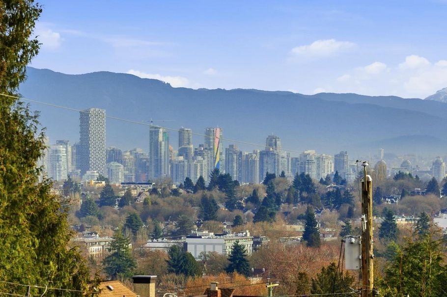 3881 W 14th Avenue Vancouver, BC - 21