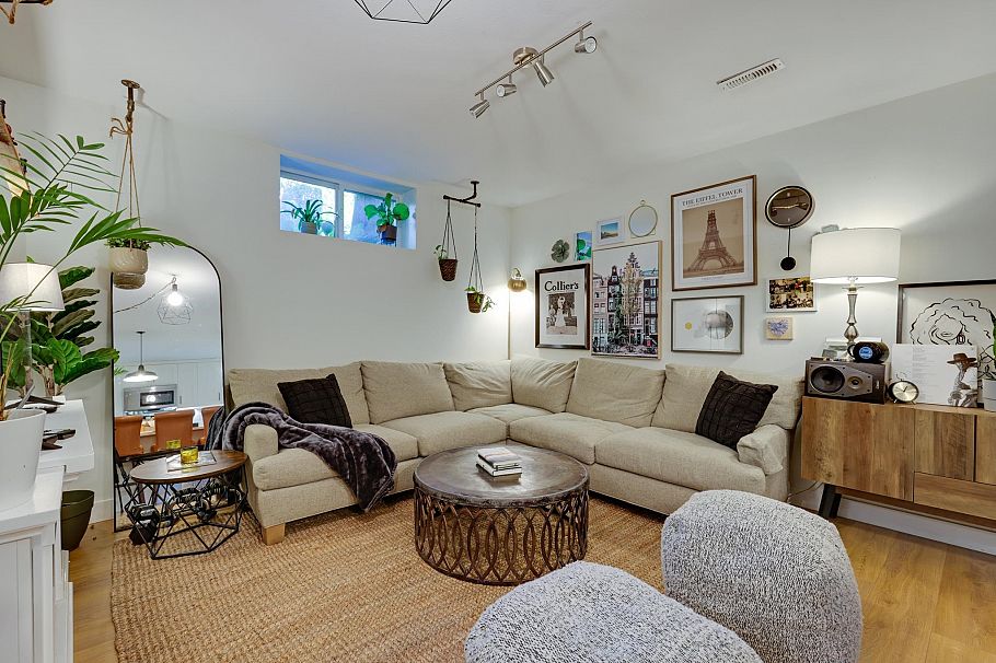 1400 Riverside Drive North Vancouver, BC - 25