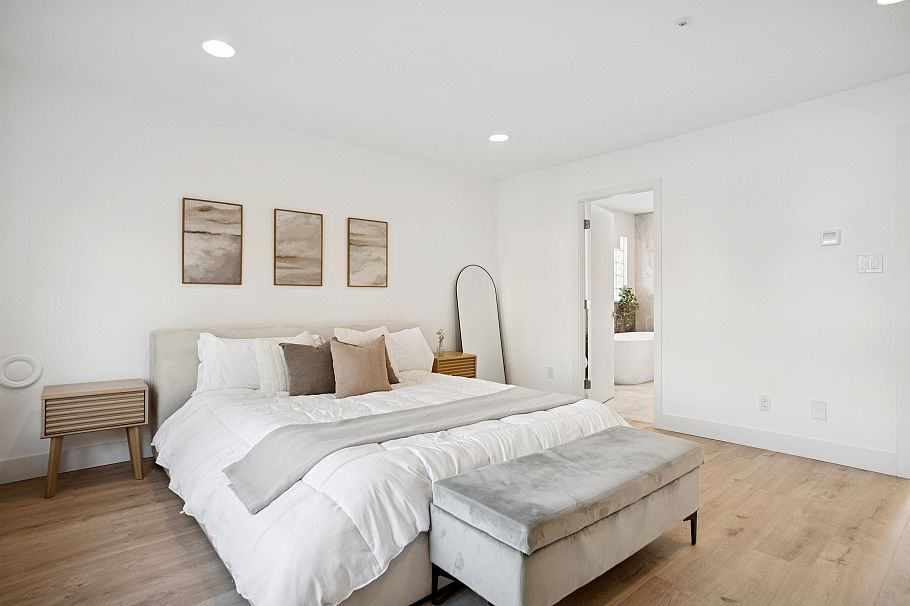 2168 E 8th Avenue Vancouver, BC - 22