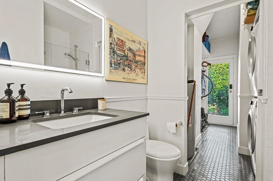 143 W 13th Avenue Vancouver, BC - 21