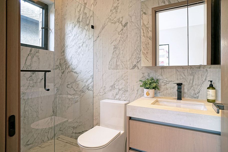 2 3460 W 14th Avenue Vancouver, BC - 19