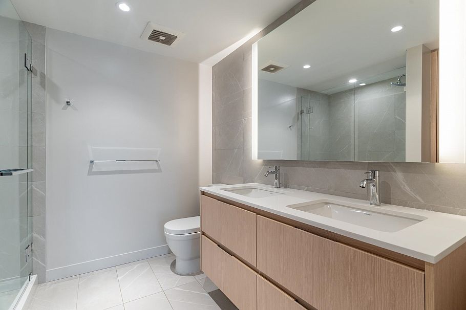 401 1500 Fern Street North Vancouver, BC - 15