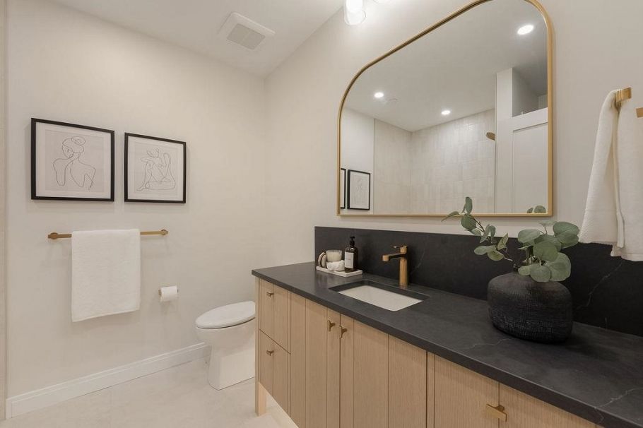 2540 Grant Street Vancouver, BC - 27