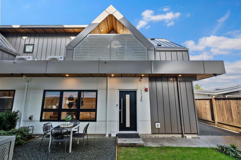 1135 W 33rd Avenue Vancouver, BC - 1