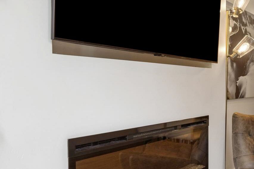 406 3606 Aldercrest Drive North Vancouver, BC - 7