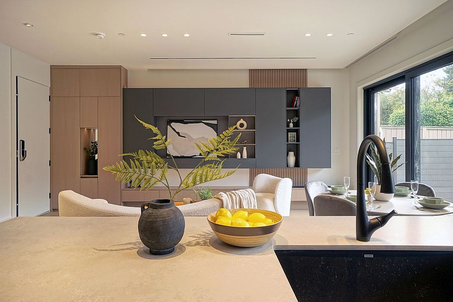 2 3460 W 14th Avenue Vancouver, BC - 8