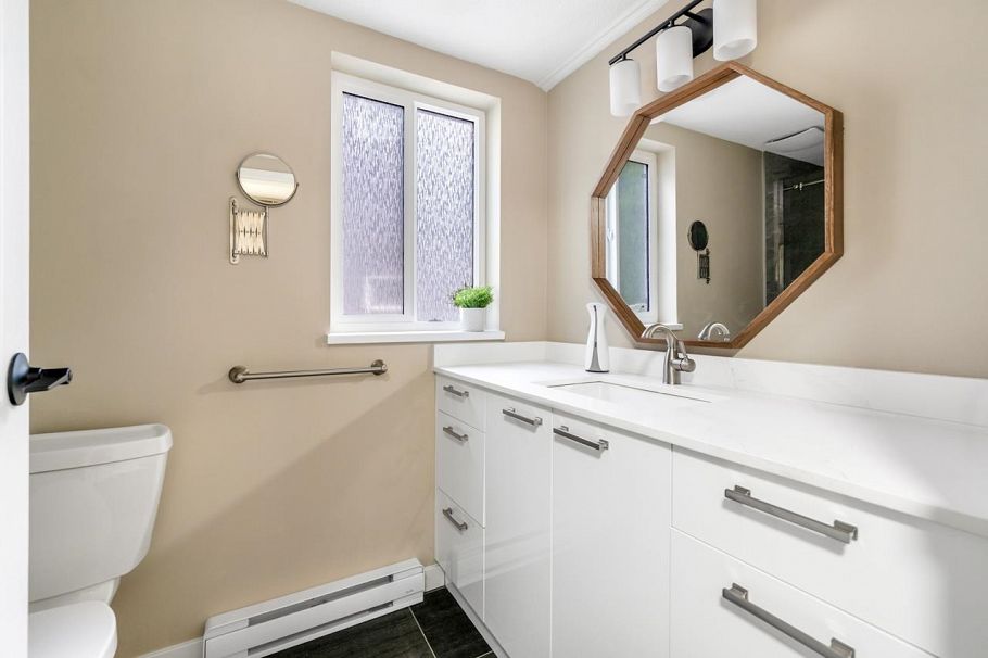 5655 White Pine Lane North Vancouver, BC - 21