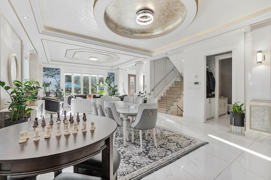 512 W 23rd Street North Vancouver, BC - 12