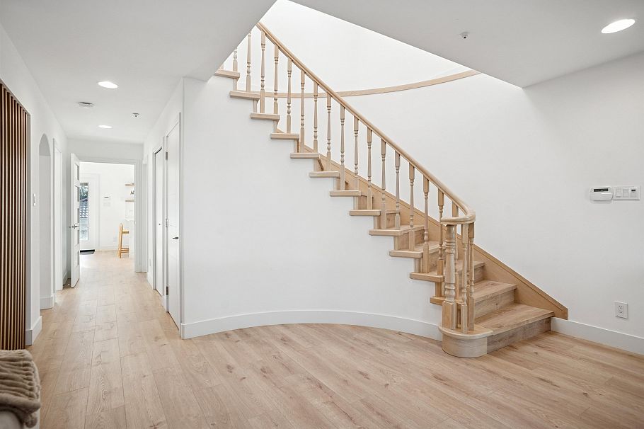 2168 E 8th Avenue Vancouver, BC - 20